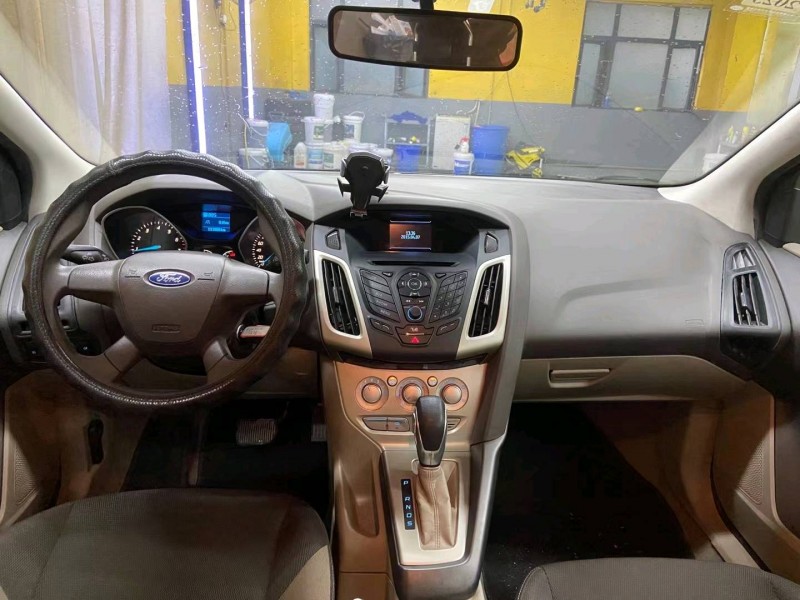 广州15年福特福克斯7