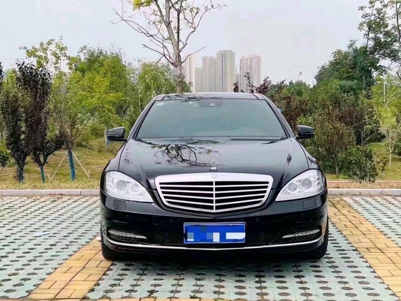 东营13年奔驰S1