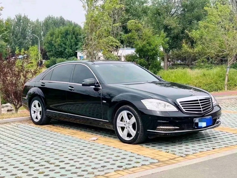 东营13年奔驰S2