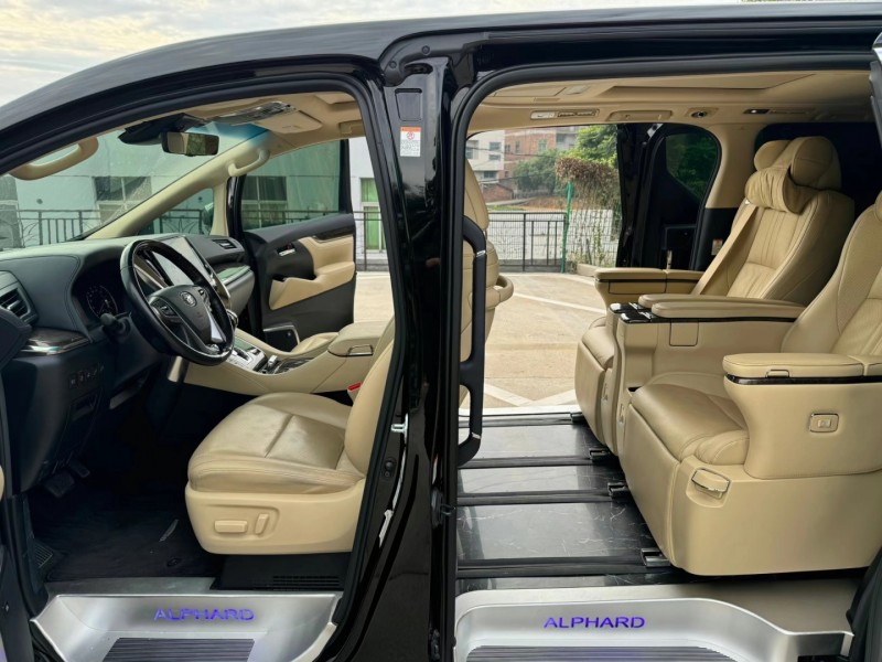 济宁21年丰田埃尔法5