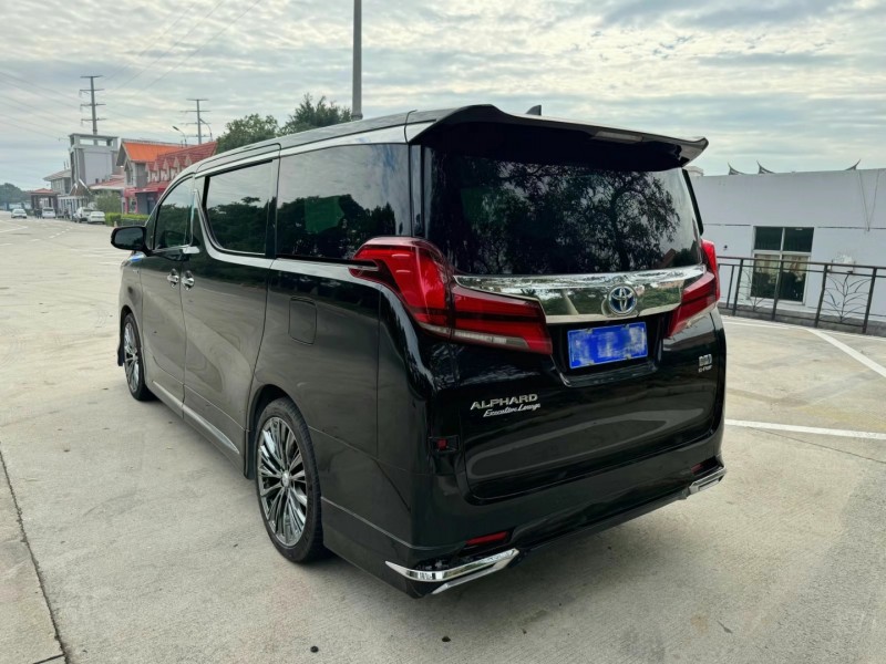 济宁21年丰田埃尔法9