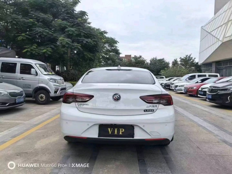 泉州18年別克君威5