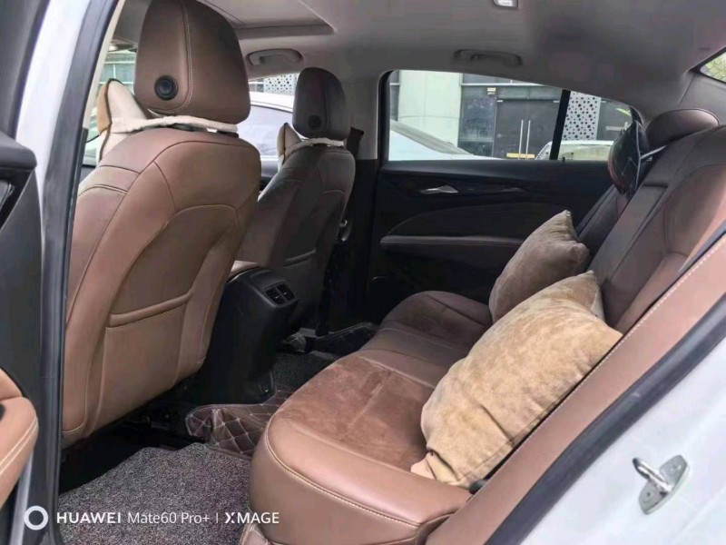 泉州18年別克君威6