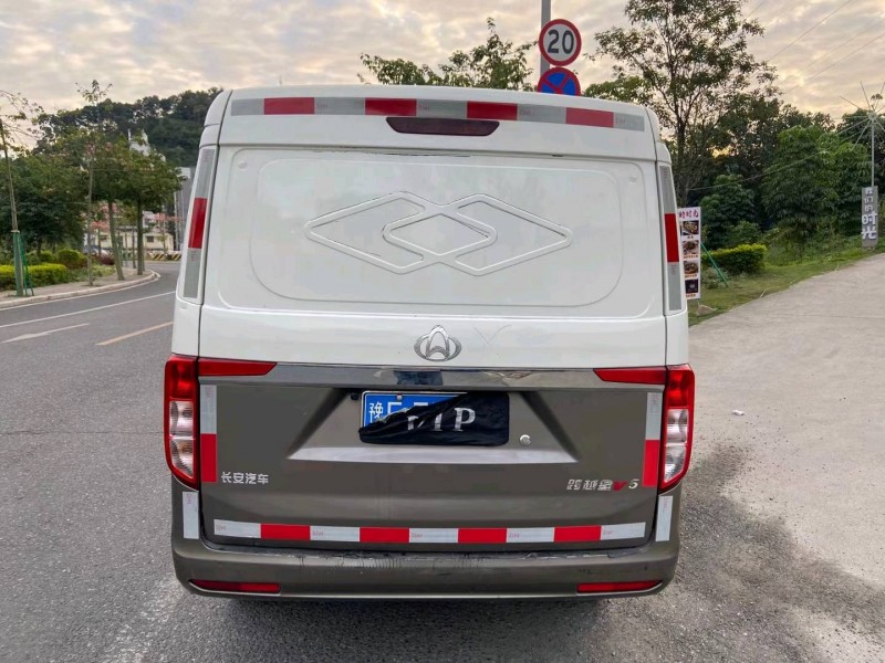 广州17年长安汽车跨越王4