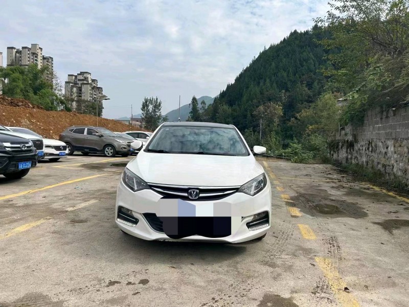 重庆17年长安汽车逸动1