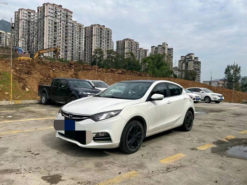 重庆17年长安汽车逸动2