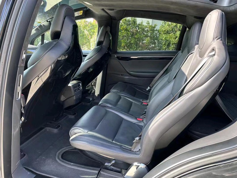 鹽城17年特斯拉MODEL X4