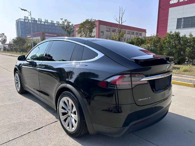 鹽城17年特斯拉MODEL X8