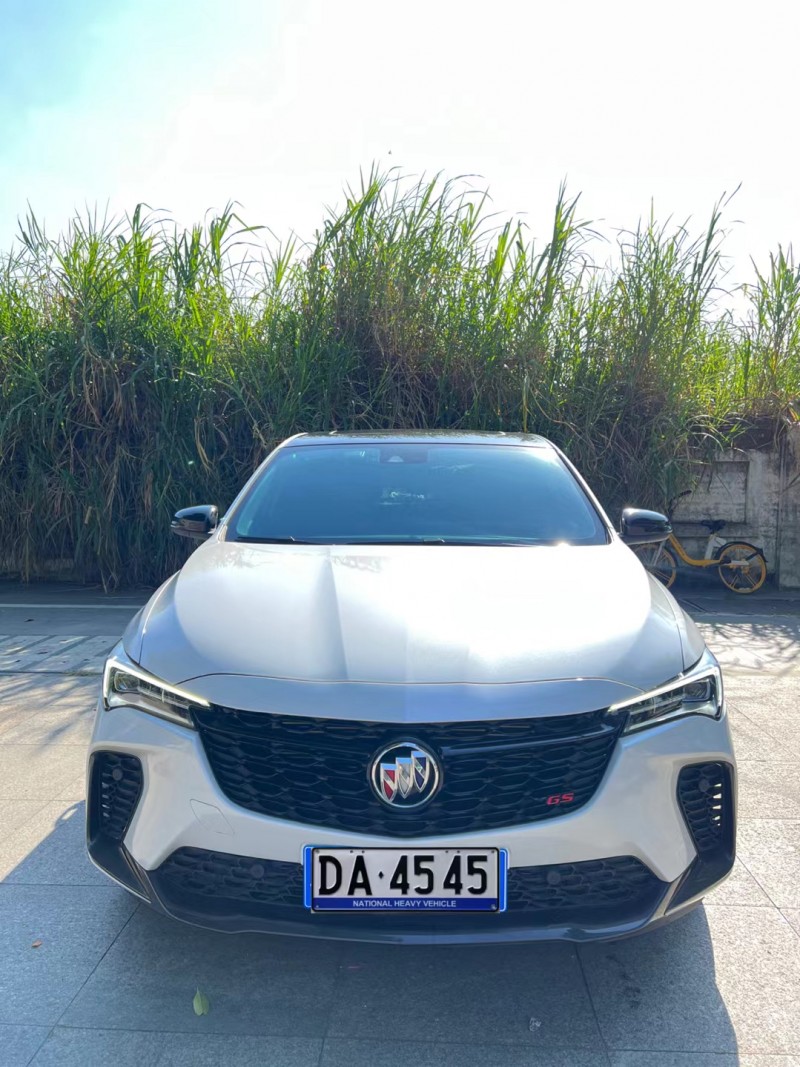 东莞22年别克威朗1