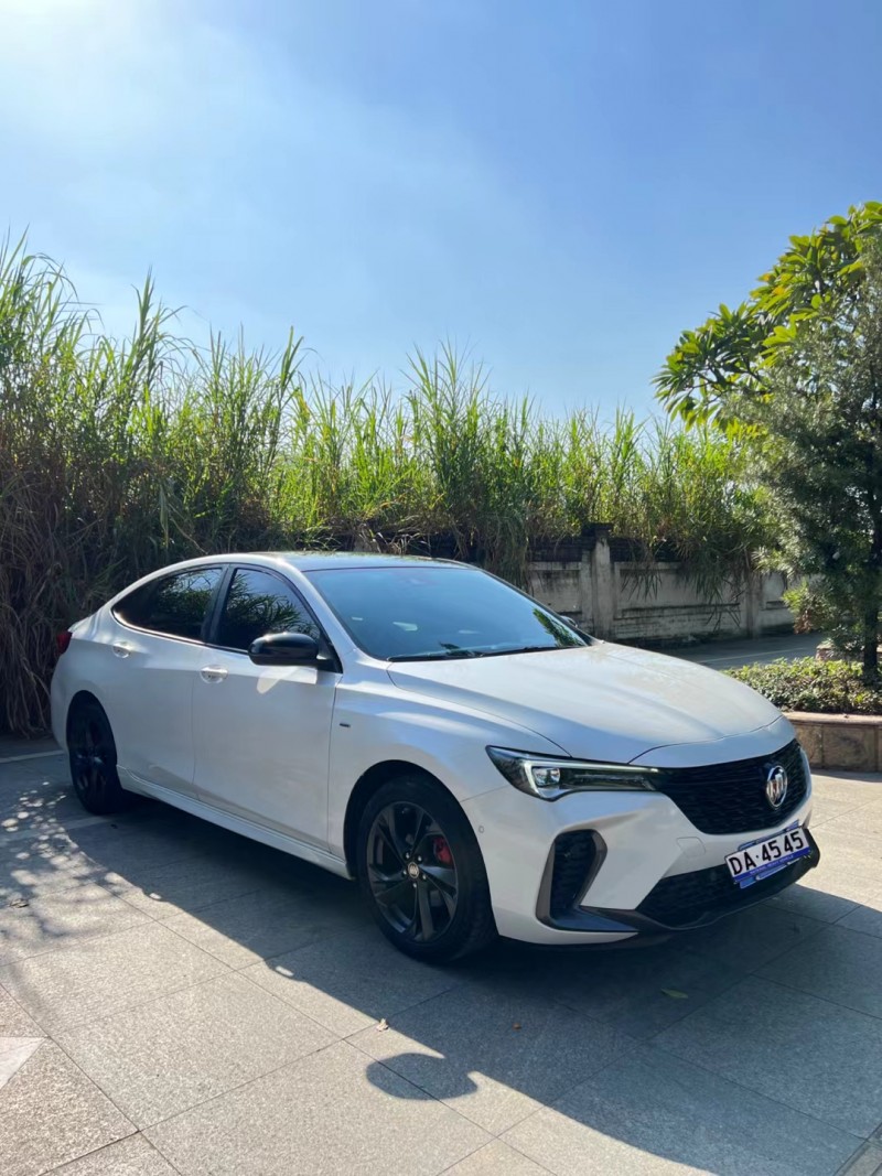 东莞22年别克威朗3