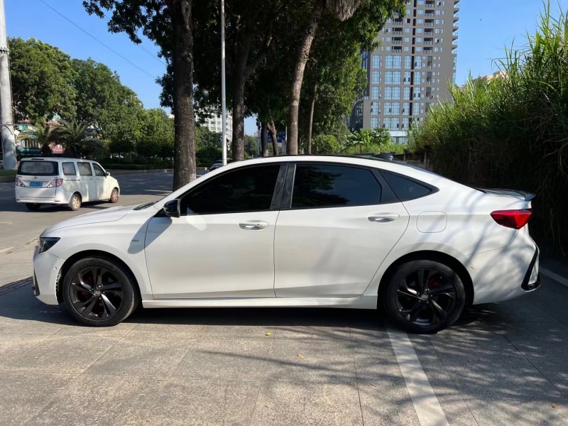 东莞22年别克威朗7