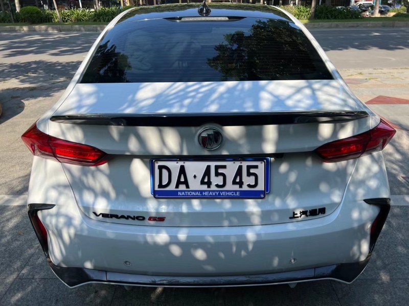 东莞22年别克威朗9