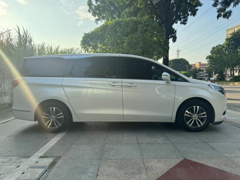 东莞19年别克GL88