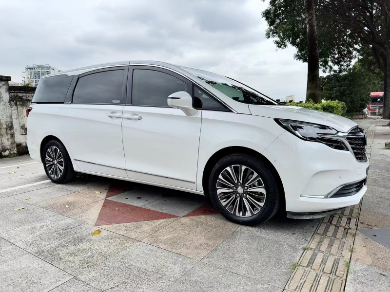 东莞21年别克GL83