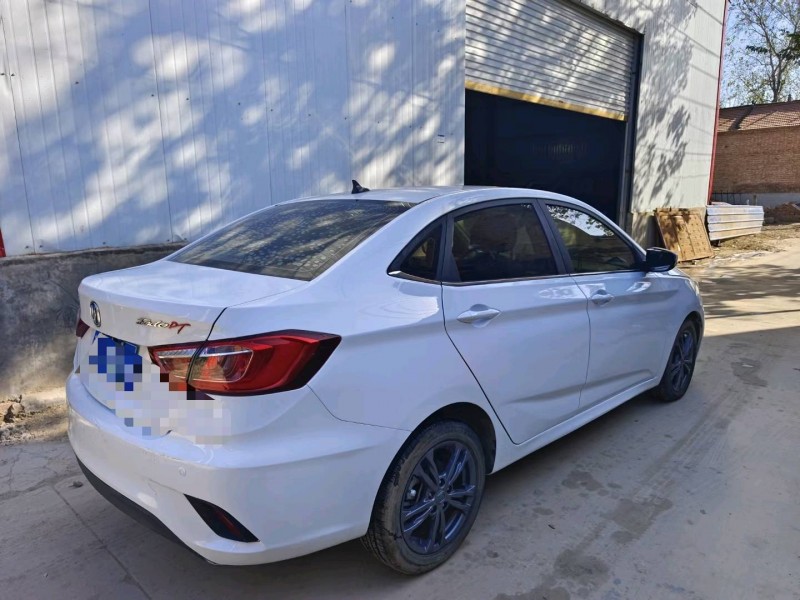 菏泽20年长安汽车逸动8