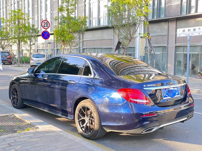 广州18年奔驰E7