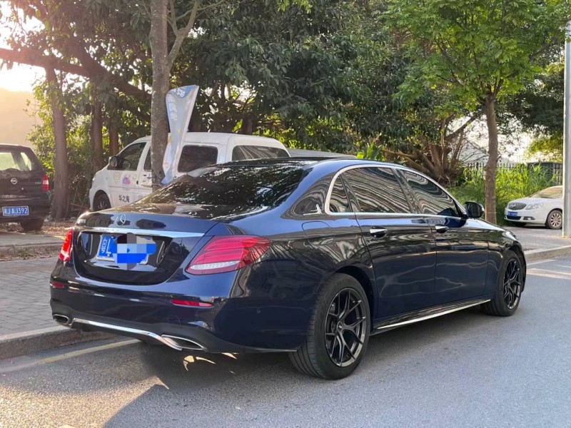 广州18年奔驰E8
