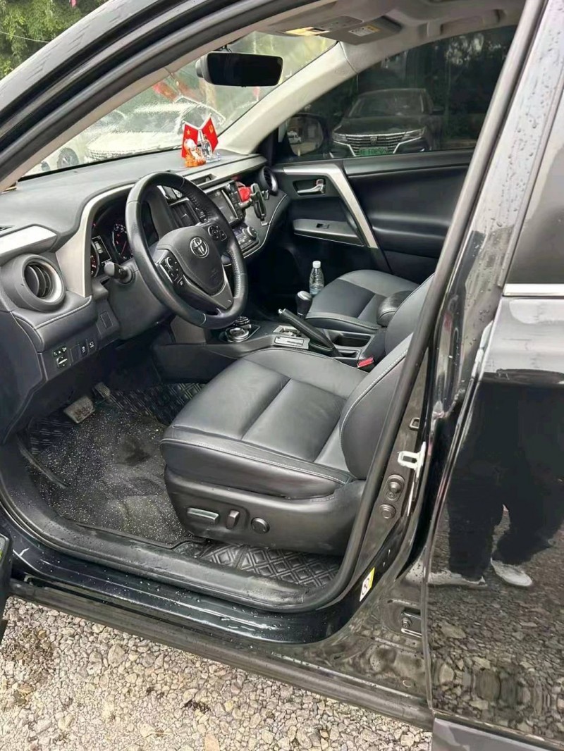 桂林17年豐田RAV45