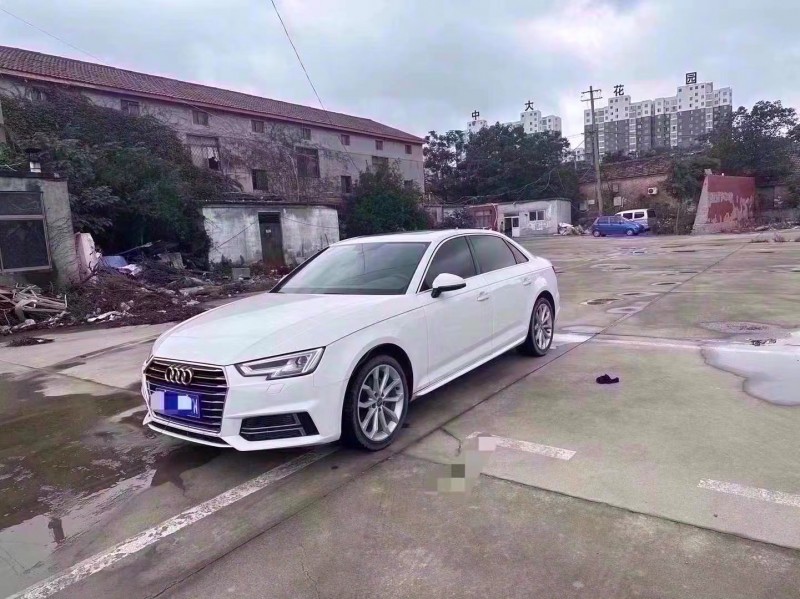 济宁19年奥迪A4L3