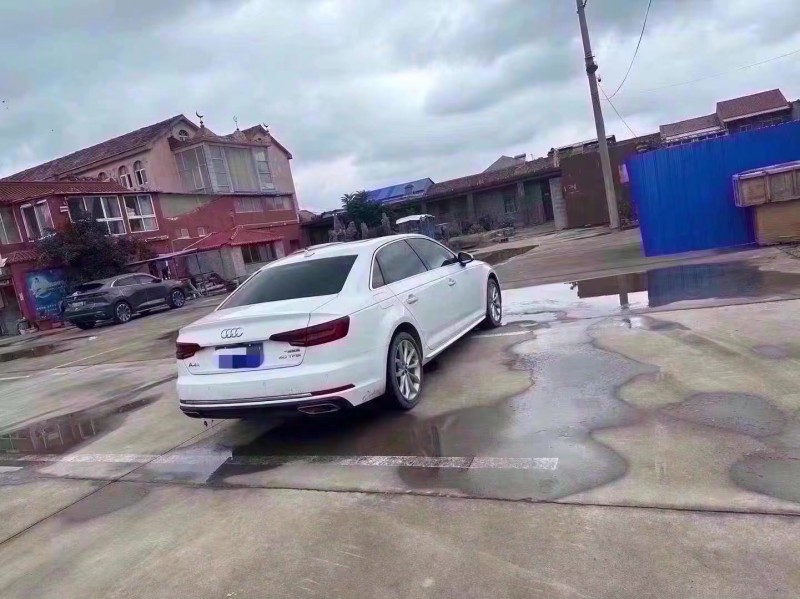 济宁19年奥迪A4L8