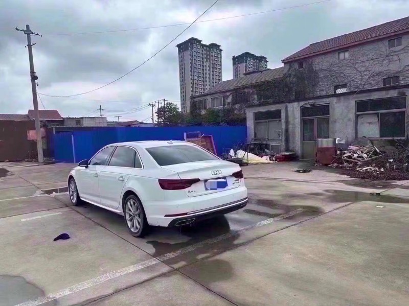 济宁19年奥迪A4L9
