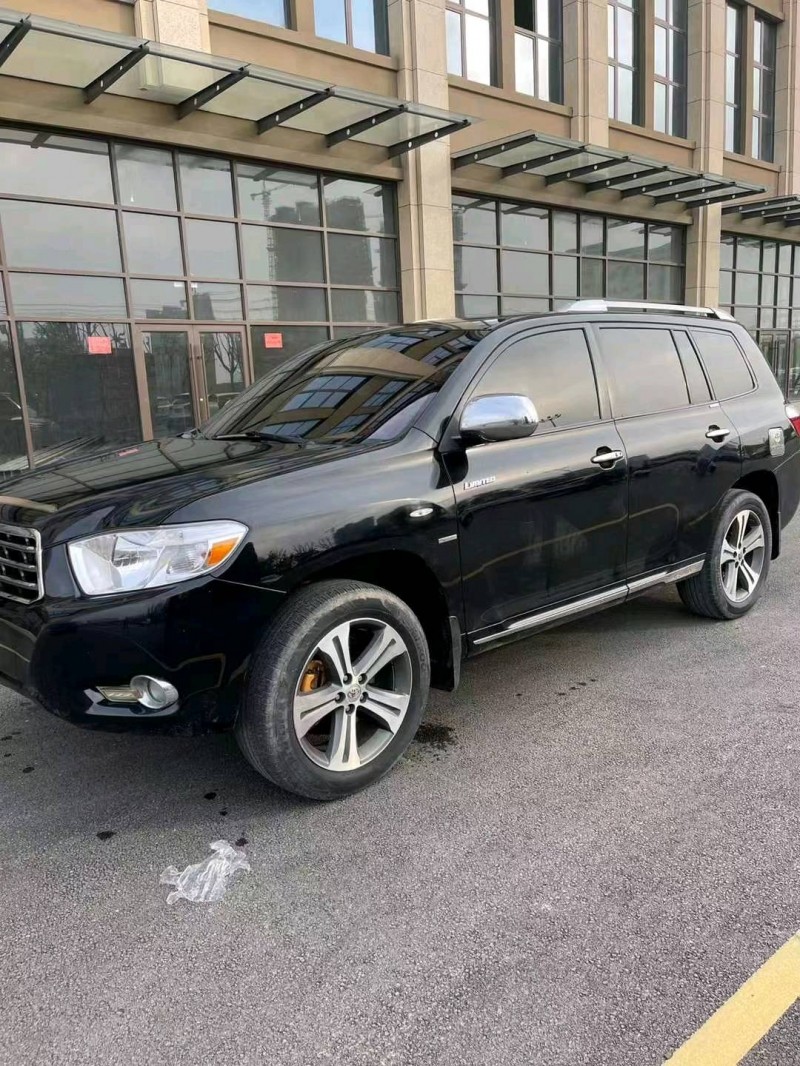 济宁11年丰田汉兰达3