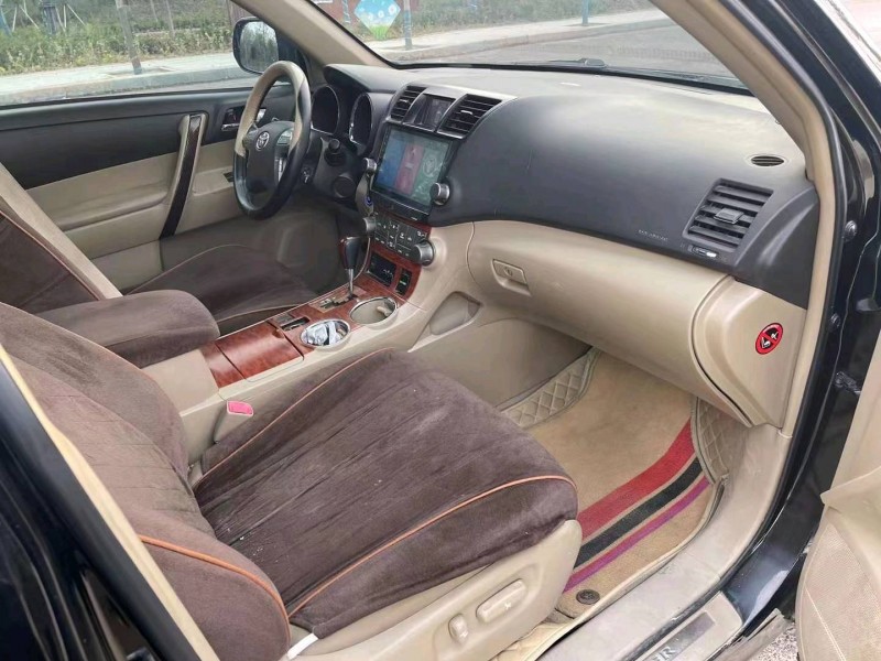 济宁11年丰田汉兰达7