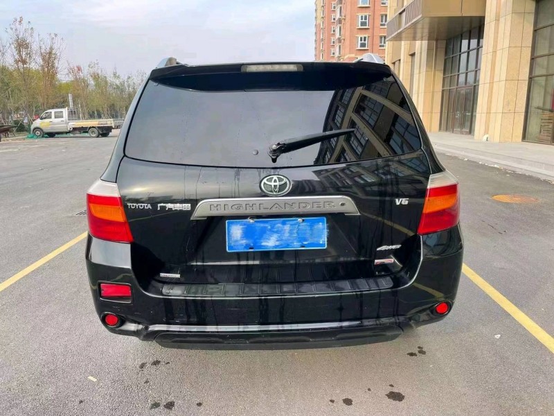 济宁11年丰田汉兰达8