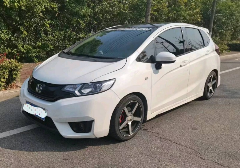 东营17年本田飞度2