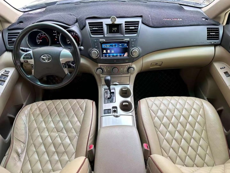 济宁14年丰田汉兰达7