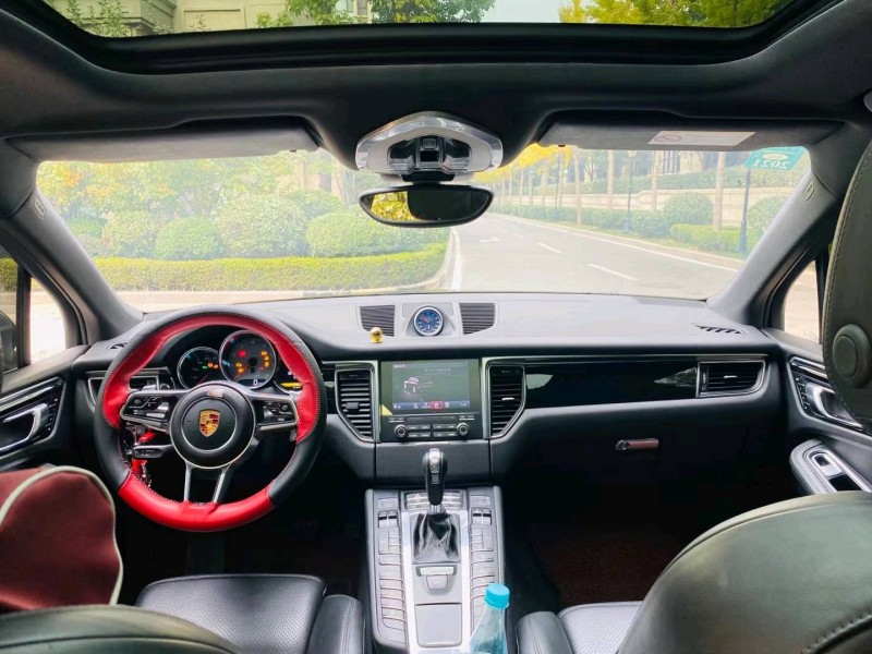青岛17年保时捷Macan7