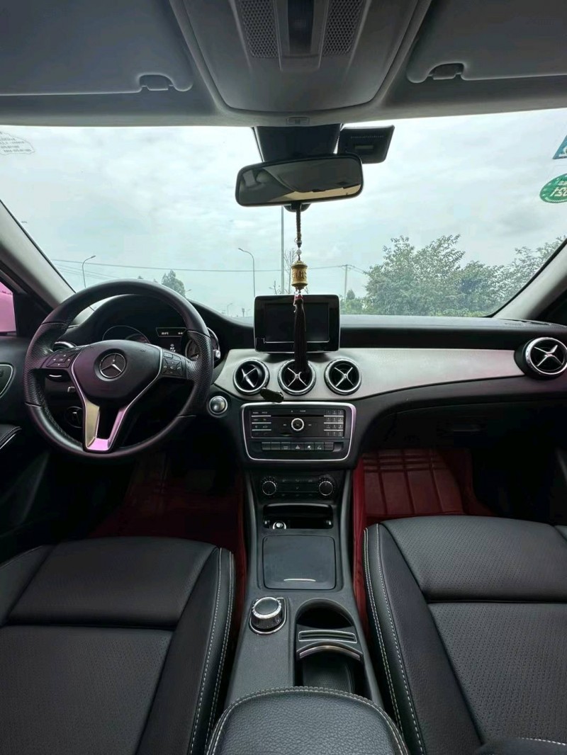 成都16年奔驰CLA9