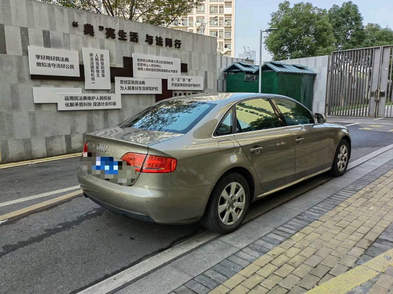 苏州12年奥迪A4L8