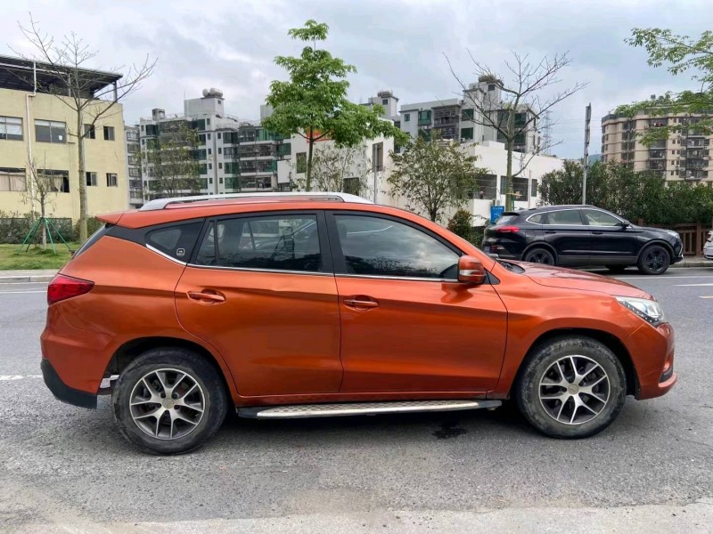 广州16年比亚迪宋3