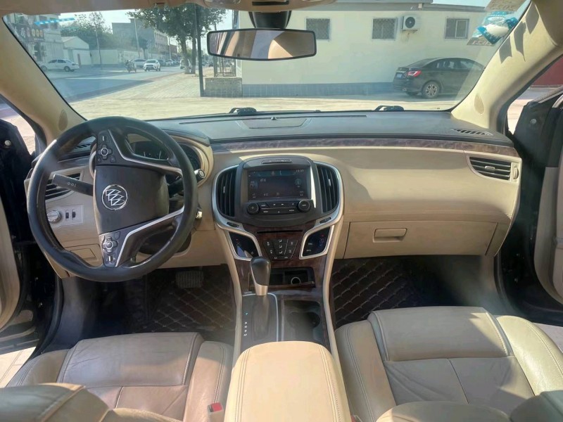 保定15年别克君越8