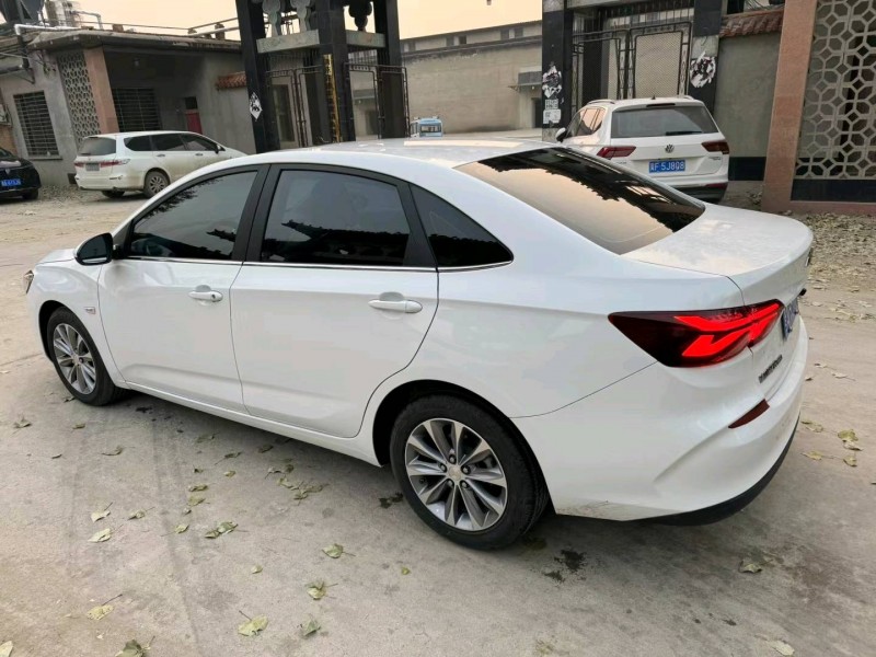 保定22年雪佛兰科鲁泽5