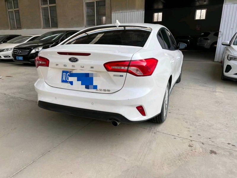 保定19年福特福克斯8