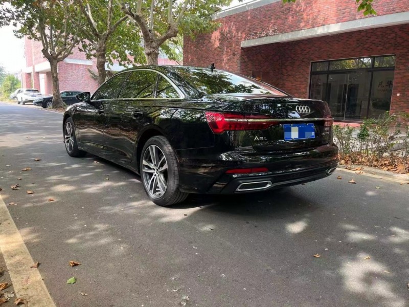 济宁23年奥迪A6L4