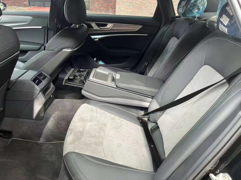 济宁23年奥迪A6L6