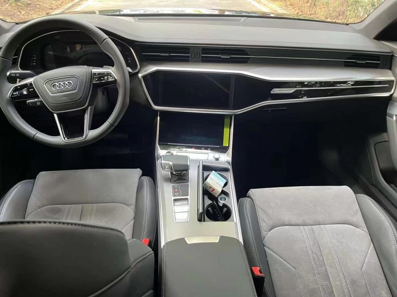 济宁23年奥迪A6L8