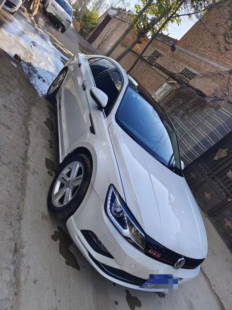 济宁16年大众凌渡8