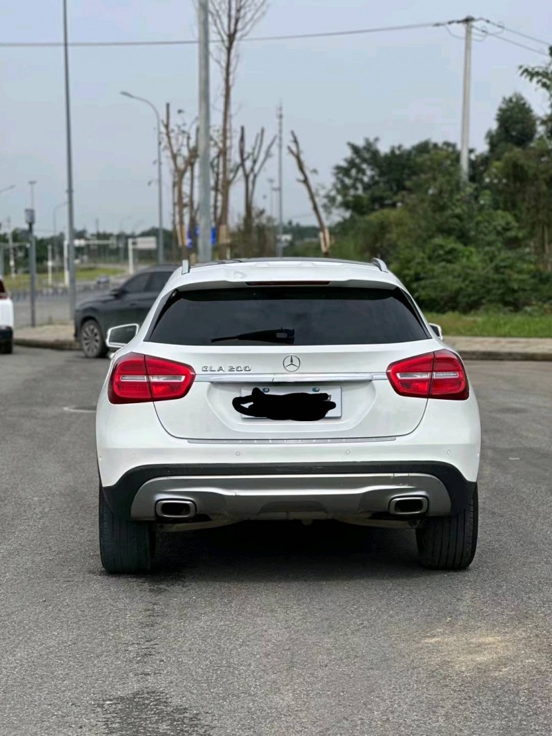 成都16年奔驰GLA2