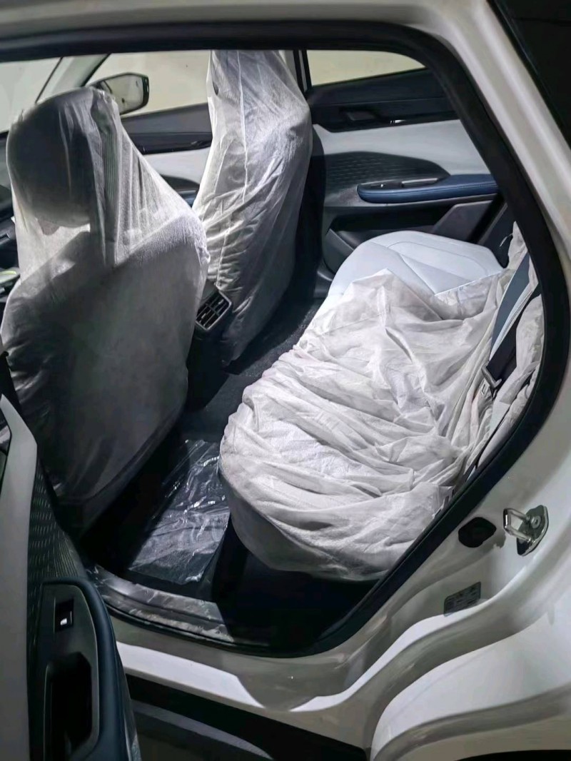 重庆23年长安汽车UNI-V4