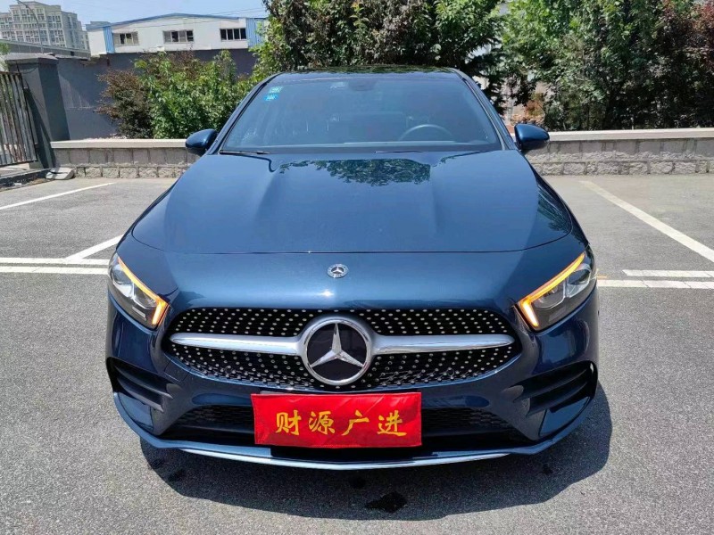 东营19年奔驰A1