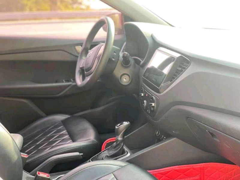 邯郸17年现代悦动7