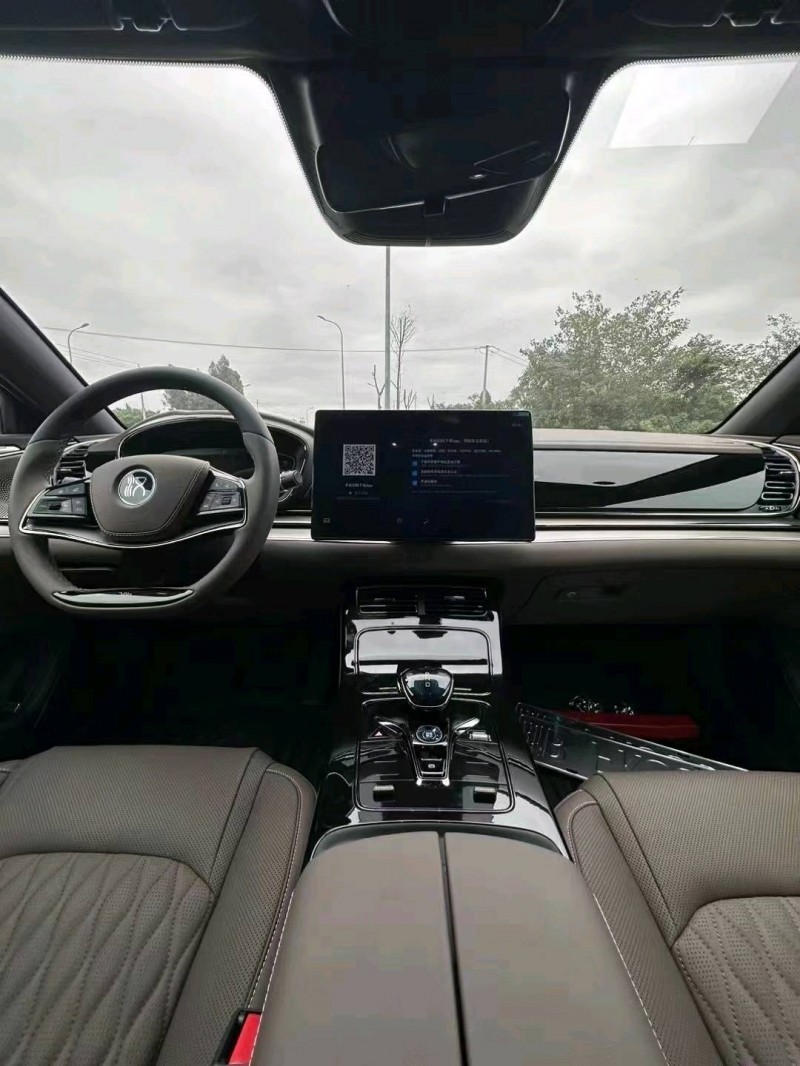 成都23年比亚迪汉DM3