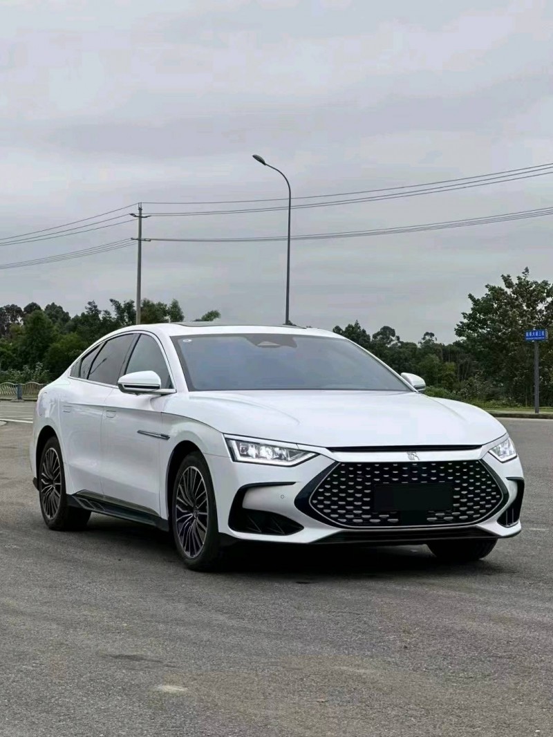 成都23年比亚迪汉DM6