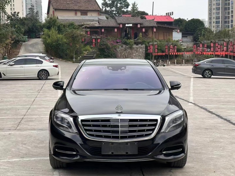 济宁17年奔驰迈巴赫S级1