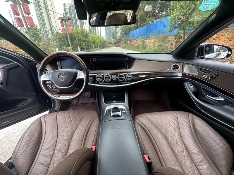 济宁17年奔驰迈巴赫S级7