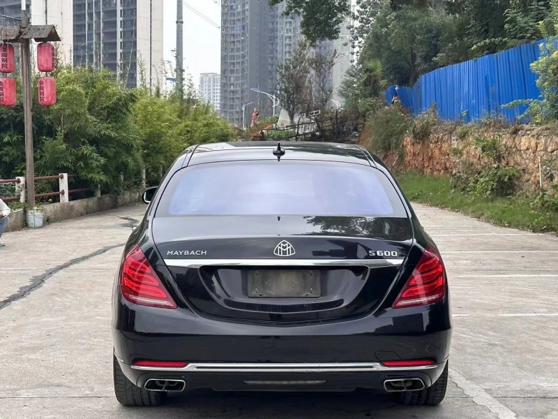 济宁17年奔驰迈巴赫S级9